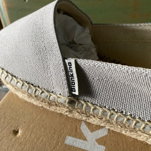 NIB Biankina grey canvas espadrilles. - Picture 3 of 6